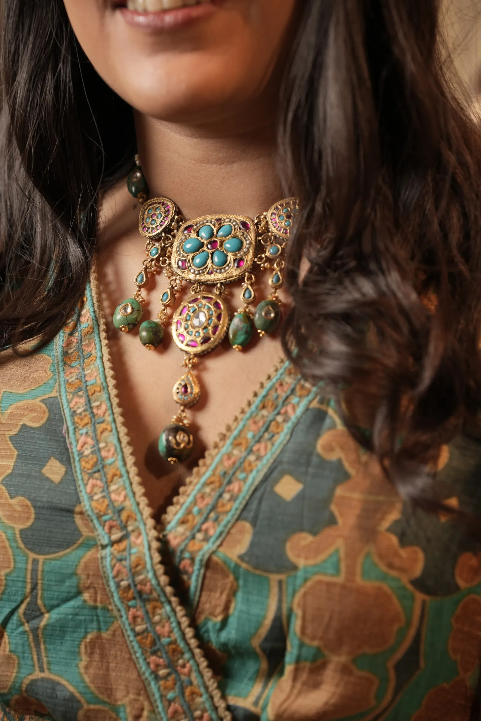Statement polki choker: Polki, green drops