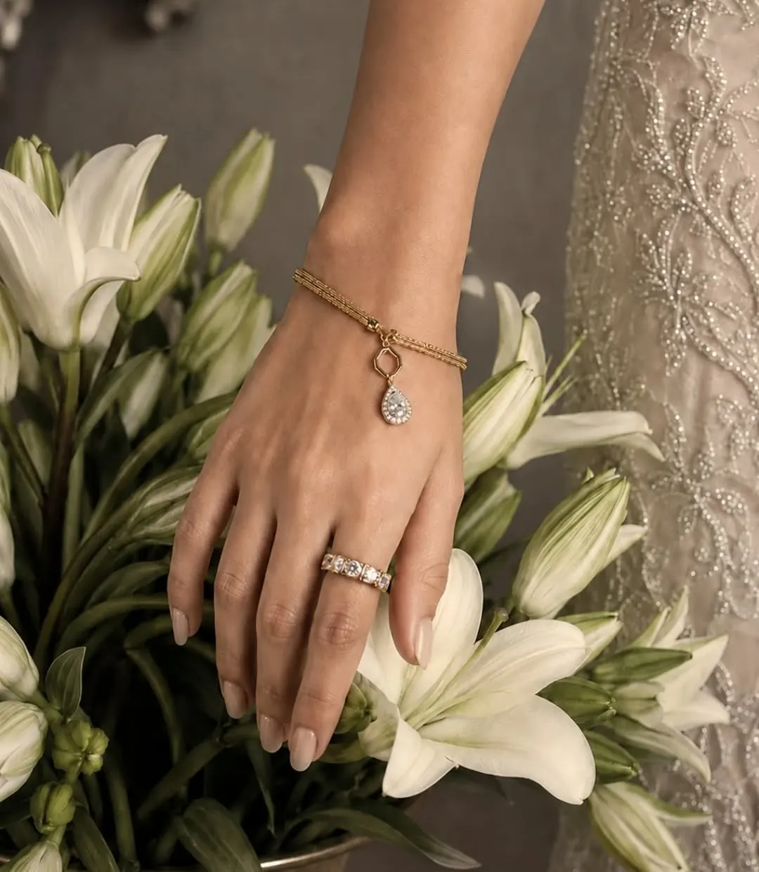 Floral tennis bracelet: Diamonds